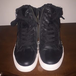 Steve Madden black shoe